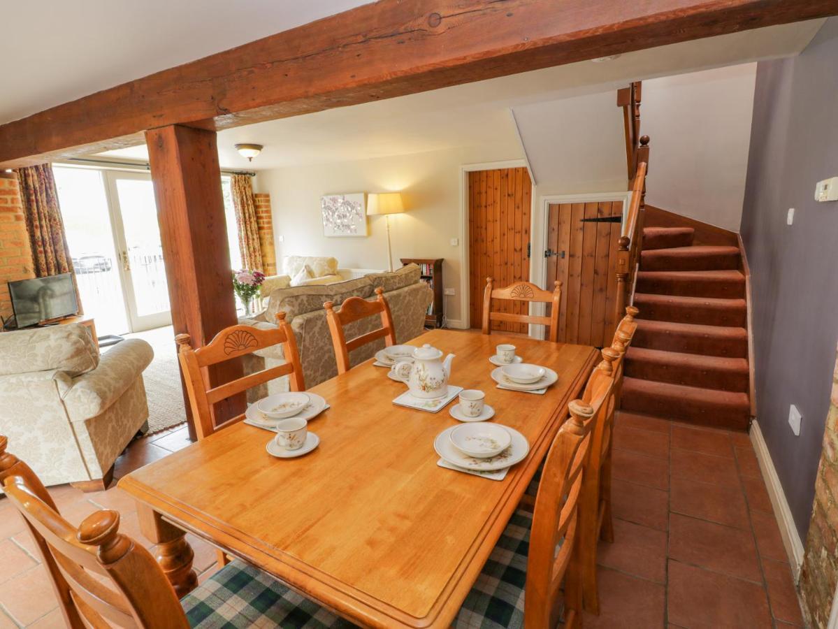 Holiday home The Granary, *